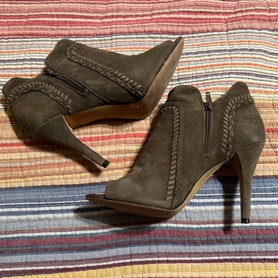 Vince Camuto Women's Gray Suede Peep Toe Ankle Booties Braided Heel Shoes 9.5 - Image 1 of 4