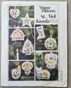 Adornos navideños de fieltro de colección, medias con transferencias patrón VOGUE 1754 AÑOS 70 - Imagen 1 de 2