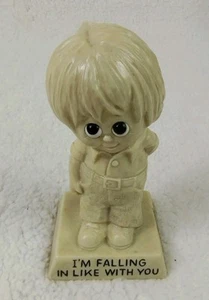 Vintage R & W Berries Co's. 1971 Figurine "I'M FALLING IN LIKE WITH YOU" - Picture 1 of 8