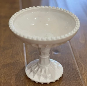 Plato pedestal vintage Jeanette Shell rosa vidrio leche caramelo/tuerca - Imagen 1 de 8