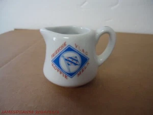 VTG FRISIAN FRIESLAND FLAG CREAMER INDIVIDUAL COFFEE MILK MOSA MAASTRICHT - Picture 1 of 3