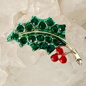 Previously Cherished Vintage Mamselle Signed Holly & Berries Brooch - Picture 1 of 4