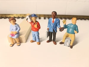 Vier Bullyland Figuren Maßstab 1:22,5 Passend Für LGB Spur G Sehr Guter Zustand. - Bild 1 von 4