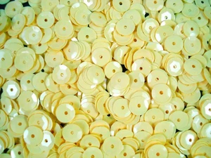 Sequins 6mm Yellow Opaque 25g DIY Crafts Sewing Dressmaking Decorating - Bild 1 von 2