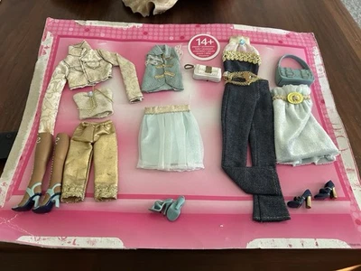 2007 Barbie Fashion Fever - L3389 Blue & Gold Mix & Match Outfit & Accessories - Image 1 of 4