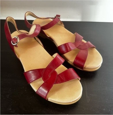Sandalias zuecos Dansko Karmen de cuero rojo con tiras EU 41 Foto 1 de 4