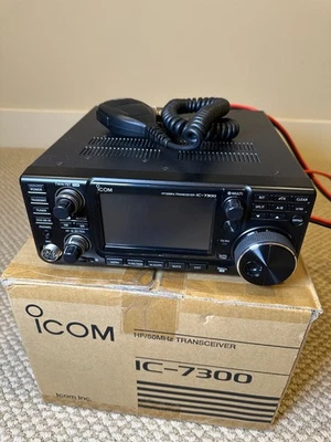 Transceptor Icom IC-7300 HF/50 MHz 100 W Foto 1 de 4