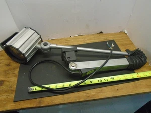 Machine task light-220 volt - Picture 1 of 3