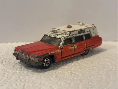 Coche de juguete de metal fundido a presión Tomica Cadillac Ambulance 1975 juguete japonés vintage Foto 1 de 4