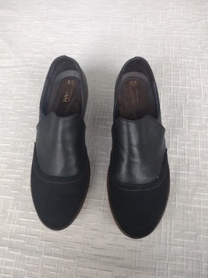 Mocasines sin cordones de cuero Naot Angin para mujer talla US8 EU39 negros  Foto 1 de 4