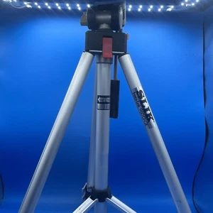SLIK 960G-QL Insta-Lok Lightweight Aluminum Tripod w/Quick-Release Head - Picture 1 of 5