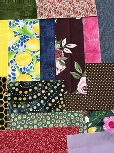 Quilt Cotton Fabric Scraps Lot 30 Pieces - Picture 1 of 3