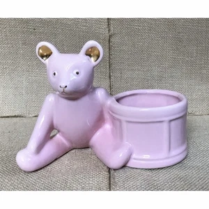 Vintage Haeger rosa Teddybär Trommel Pflanzgefäß Barbiecore Landhaus Oma Kern Twee - Bild 1 von 9