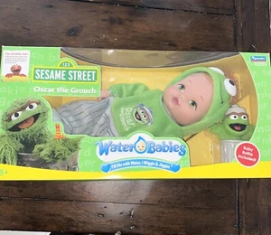 2006 Oscar The Grouch Water Babies Doll Sesame Street Playmates Toy NEW in Box - Picture 1 of 10