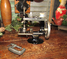Original Antique Vtg Cast Iron Model 20 Singer Crank Sewing Machine Childs Toy