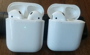 BROKEN/Missing Apple AirPods With Cases For Parts Cases WORK - Zdjęcie 1 z 17