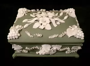 LIMITED EDITION VINTAGE BISQUE PORCELAIN TRINKET BOX w/RAISED RELIEF - 23/329 - Picture 1 of 9