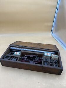 VINTAGE REED MANUFACTURING TOOLS DYE SET WITH WOODEN BOX