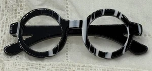 Gorgeous Black & White Striped Glasses Modern, Sophisticated Pin /Brooch - Picture 1 of 3