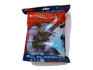 Neu in Verpackung NECA Universal Monsters Spielzeug Kapsel Sammlerstücke Dritte Edition 9 Stück - Bild 1 von 3