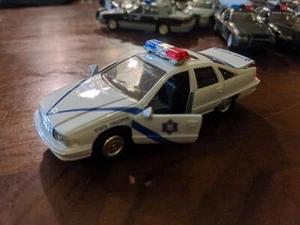 WHITE 1998 CROWN VICTORIA DIE CAST ARKANSAS STATE POLICE CAR 1:43 ROAD CHAMPS - Picture 1 of 5