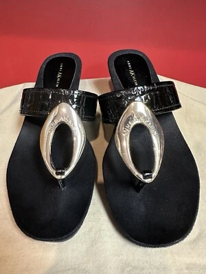 Sandálias tanga Anne Klein iFlex preta patenteada feminina tamanho 7M - Imagem 1 de 4