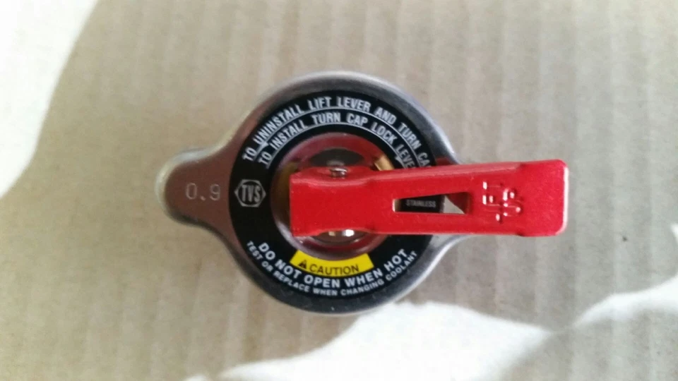 Performance Lever radiator cap pressure cap For Mitsubishi Pajero 1986-2004 - image 1 of 4