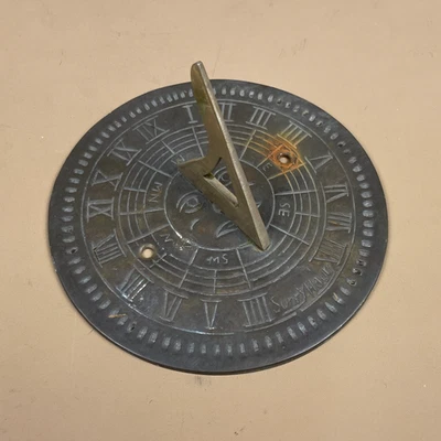 Relojes de sol antiguos de latón dorado con esfera de sol de metal para jardín decoración de jardín redondos - Imagen 1 de 4