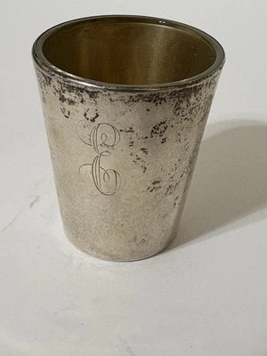 Vidrio de chupito vintage Reed & Barton forrado en plata de ley y vidrio X77 con monograma E Foto 1 de 4