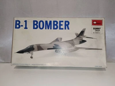 MINICRAFT 1 44 B1 BOMBER 1606 Current Some parts missing - Image 1 of 4