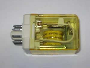 Idec RR2P-UL General Purpose 10 amp Ice Cube Relay 8-Pin DPDT w/ 24 VDC Coil  - Picture 1 of 4