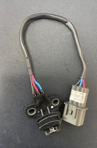 OEM J5T29271 / PC630 NEW Camshaft Position Sensor - Picture 1 of 7