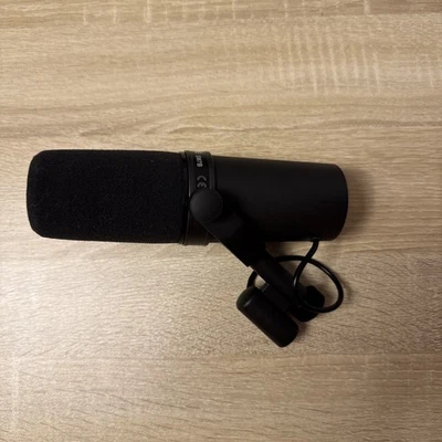 Shure SM7B Dynamisches Gesangsmikrofon für Rundfunk, Podcast und Aufnahmen, XLR - Bild 1 von 4
