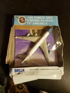 DARON Air Force One United States of America Diecast Plane RT5734 Damaged Box - Picture 1 of 2