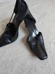 K Ladies Black Shoes Elastic Criss Cross Front Size 6 - Picture 1 of 10