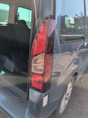 PEUGEOT PARTNER TEPEE MK2 (B9) 2015-2018 REAR LIGHT RIGHT SIDE OUTER 9677205080 - Image 1 of 4