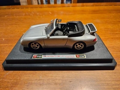 Modello auto Bburago Porche 911 Carrera cabriolet 1994 - Immagine 1 di 4