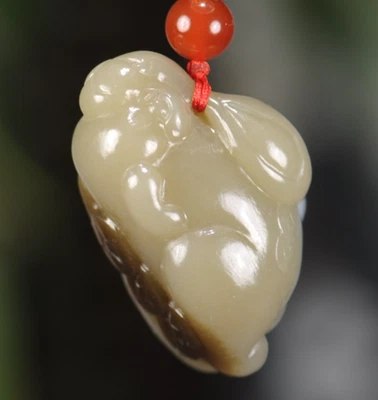 CERTIFICADO 35g 100% NATURAL XIN JIANG JADE HETIAN TALLADO A MANO COLGANTE CONEJO Foto 1 de 4