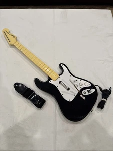 Controlador de guitarra Rock Band Xbox 360 Harmonix con cable Fender Stratocaster con correa - Imagen 1 de 10