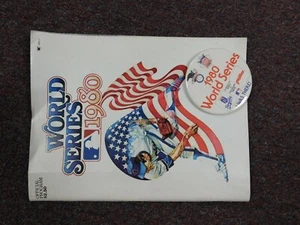 1980 WORLD SERIES OFFICIAL PROGRAM & BUTTON - PHILLIES VS KC ROYALS -   - Picture 1 of 3