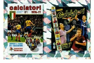 CALCIATORI PANINI 2020-2021 FIGURINA N. 20 COPERTINA ALBUM 1976-77 / 2006-07 - Picture 1 of 2