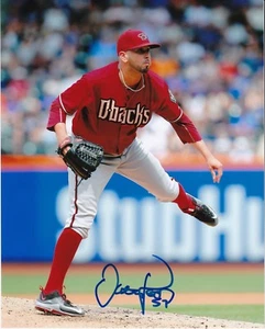OLIVER PEREZ ARIZONA DIAMONDBACKS ACTION SIGNED 8x10 - Picture 1 of 1