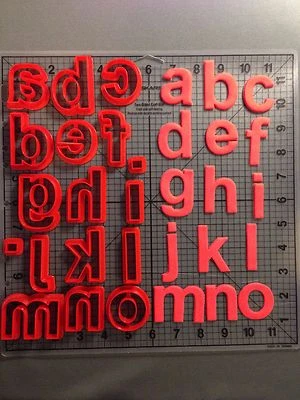 Juego de cortador de galletas en minúsculas Arial Bold Font Foto 1 de 3
