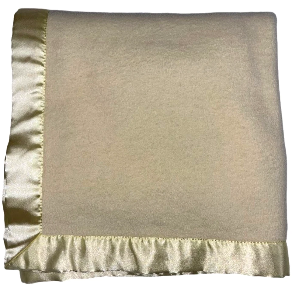 考拉宝宝纯色黄色婴儿毯缎面装饰柔软男女通用 36x42 安全二手状况完好 — 第 1/3 张图片