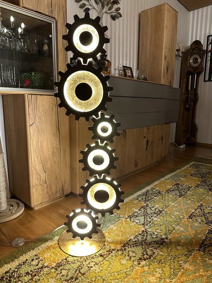 Stehlampe Wofi Retro, goldfarben, neuwertig - Bild 1 von 4