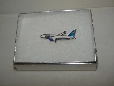 UNITED AIRLINES BOEING 737  AIRPLANE TACK PIN CONTINENTAL UAL PILOT GIFT  - Image 1 of 4