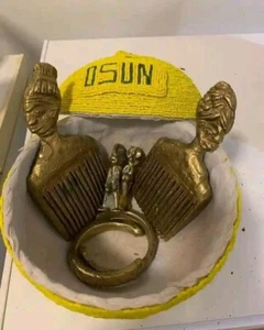 HEILIGE IKONE VON ORISA OSHUN, TRADITIONELLER OSUN. - Bild 1 von 1