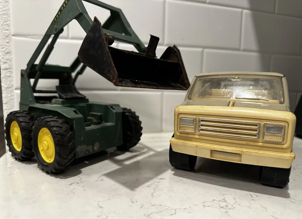 Vintage  Ertl JOHN DEERE skid Steer & TONKA South Western Bell Van - Image 1 of 4