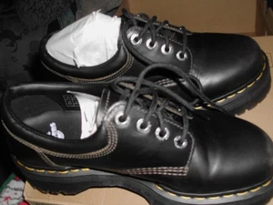 Scarpe unisex 10/11 Oxford Dr. Martens 8053 quad pelle plateau, display - Foto 1 di 13