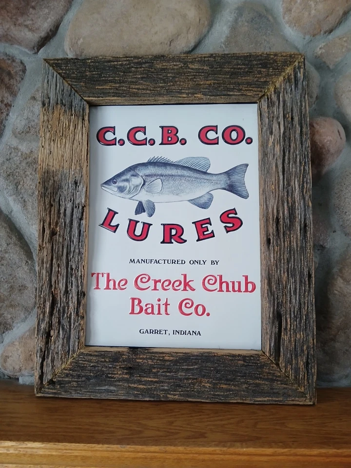 Letrero de metal prensado de señuelo de pesca Creek Chub Bait enmarcado en madera de granero 1991 15x19" Foto 1 de 4